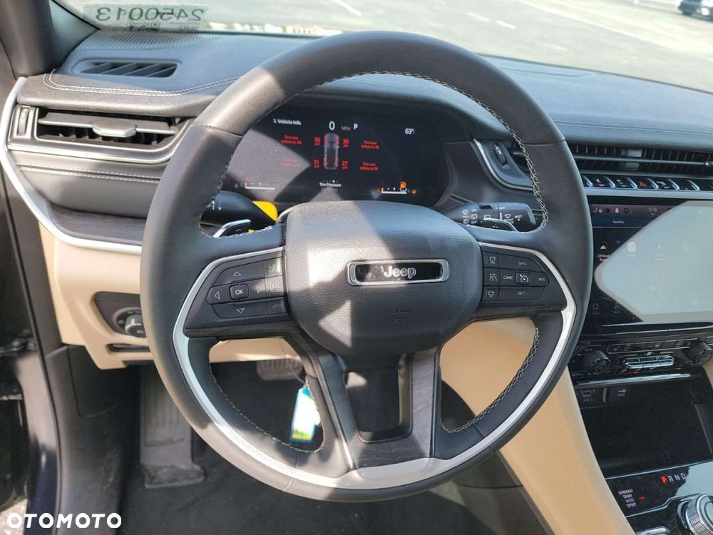 Jeep Grand Cherokee - 11