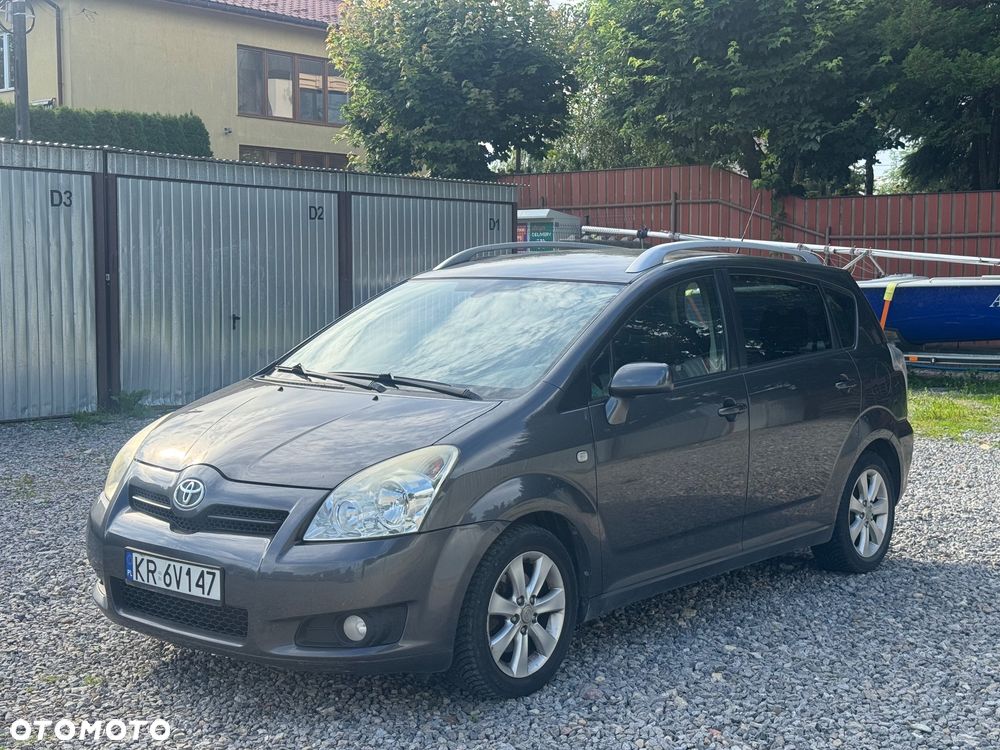 Toyota Corolla Verso 2.2 D-4D - 1