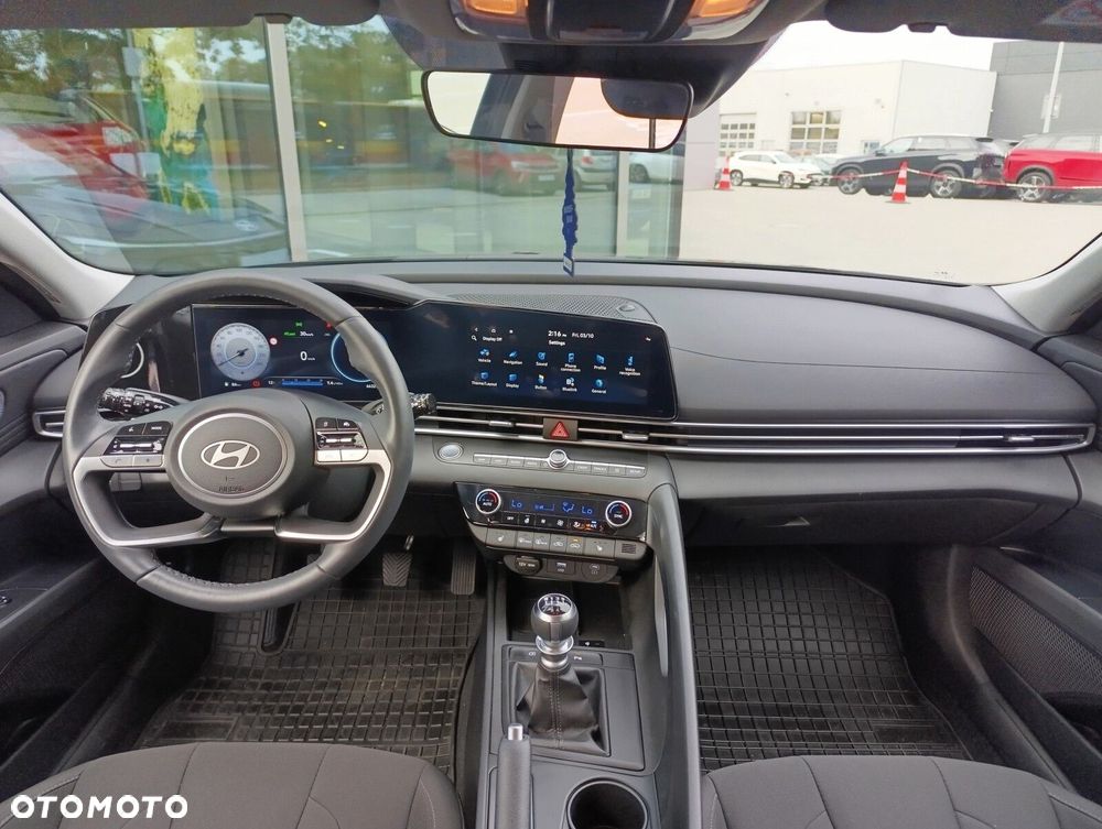 Hyundai Elantra 1.6 Smart - 17