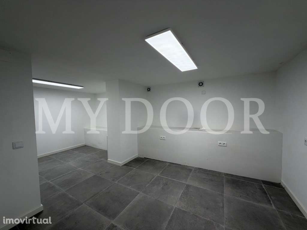 LOJA c/ Cave - Moscavide - Ideal para Comércio / Serviços - CENTRAL - Grande imagem: 5/14