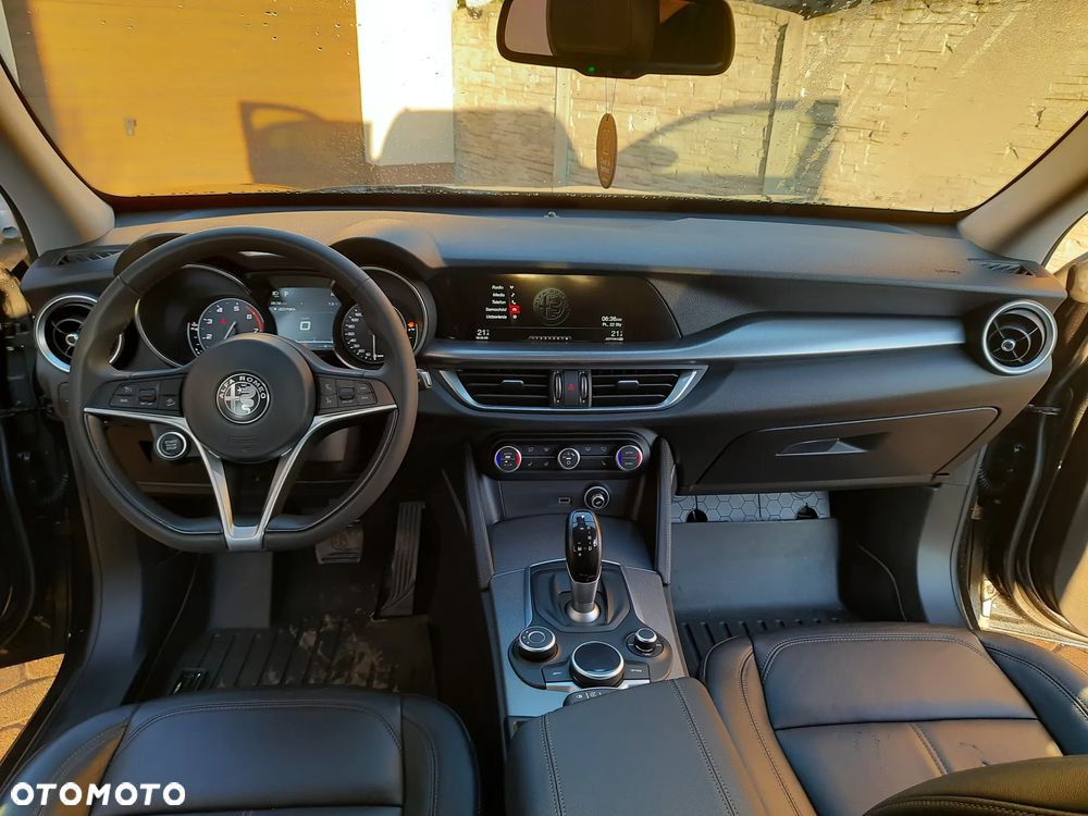 Alfa Romeo Stelvio - 23
