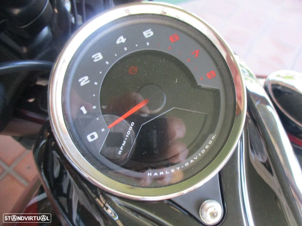 Harley-Davidson Softail 114 FAT BOB - 26