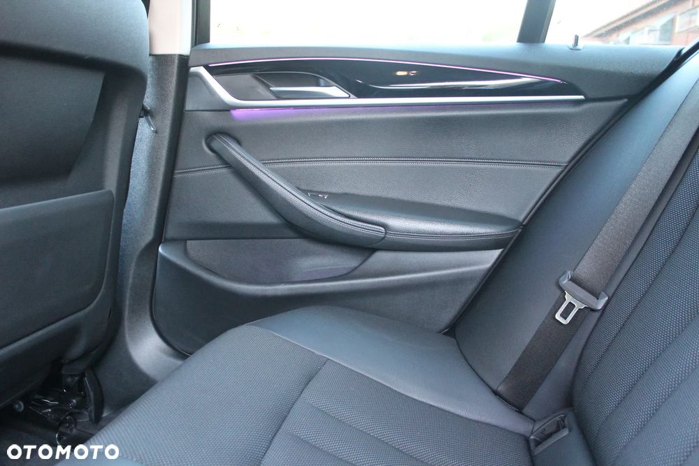 BMW Seria 5 520d Efficient Dynamics Edition Sport Line - 14