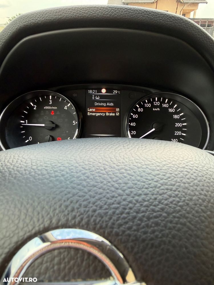 Nissan Qashqai 1.6L dCi Start/Stop 4X4-i N-Connecta - 19