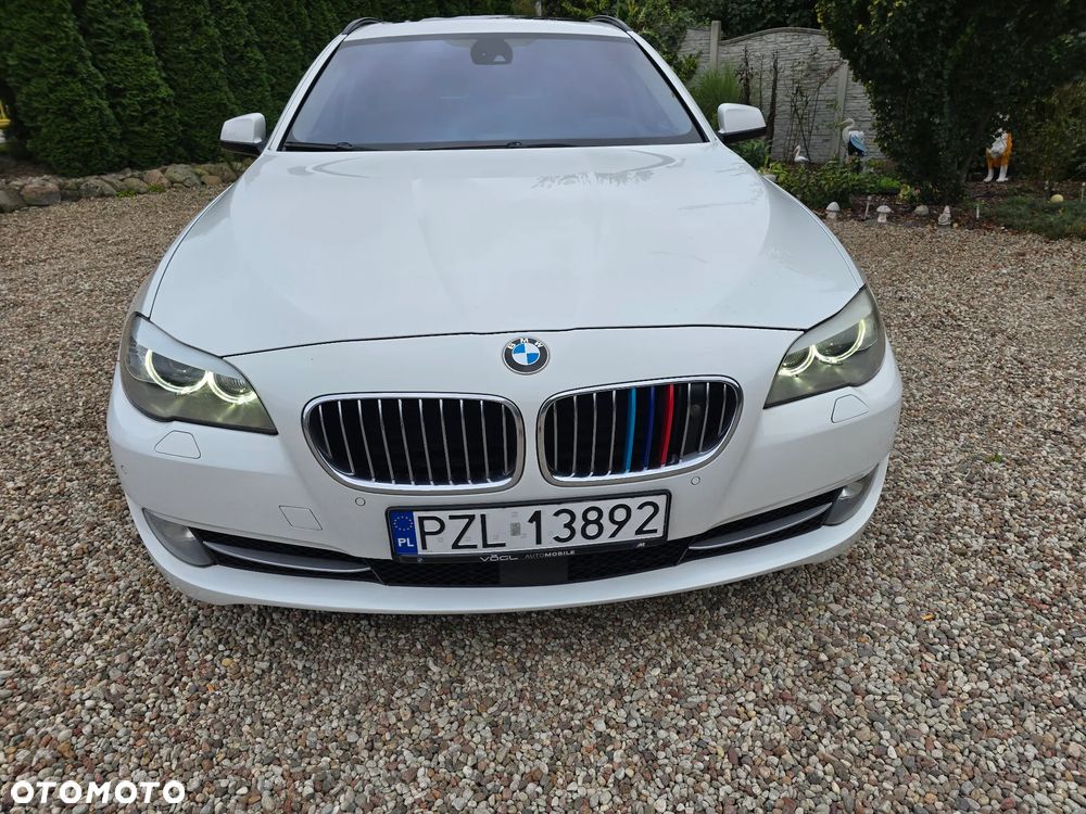 BMW Seria 5 525d Sport-Aut Luxury Line - 4
