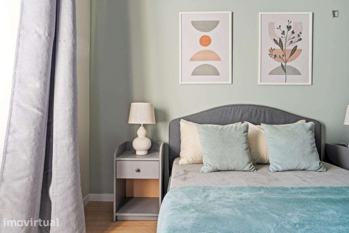 Quarto - localizado em Amadora Lisbon - Grande imagem: 2/23