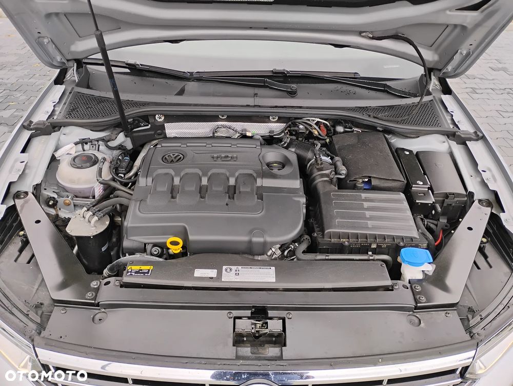 Volkswagen Passat 2.0 TDI BMT Highline - 26