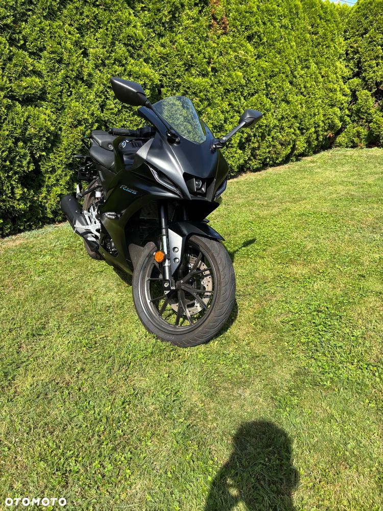 Yamaha YZF - 4