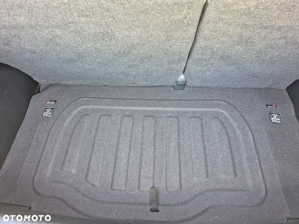 Hyundai i10 1.2 Fifa World Cup Edition - 21