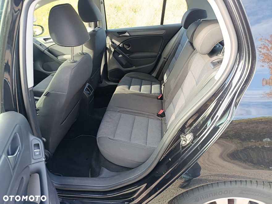 Volkswagen Golf - 10