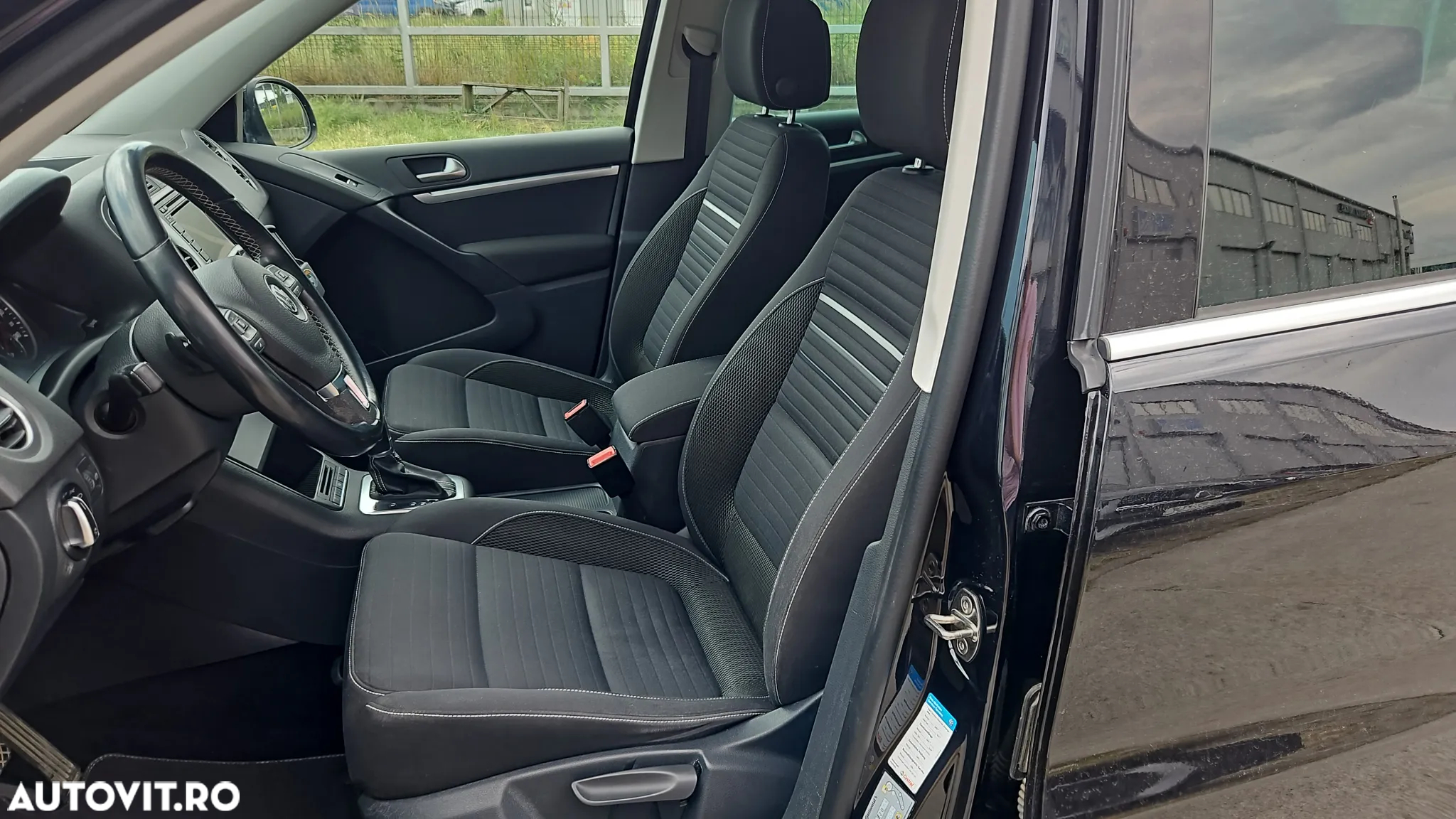 Volkswagen Tiguan 2.0 TDI 4Motion DSG Sport & Style - 11
