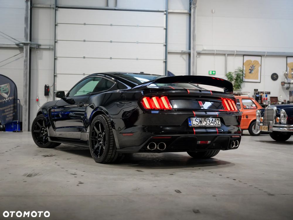 Ford Mustang - 17
