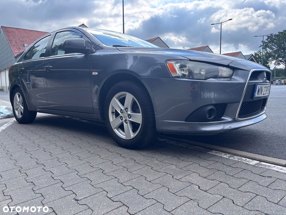 Mitsubishi Lancer 1.5 Invite - 3