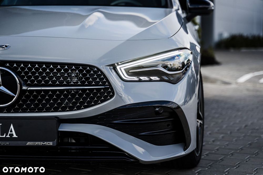Mercedes-Benz CLA - 4