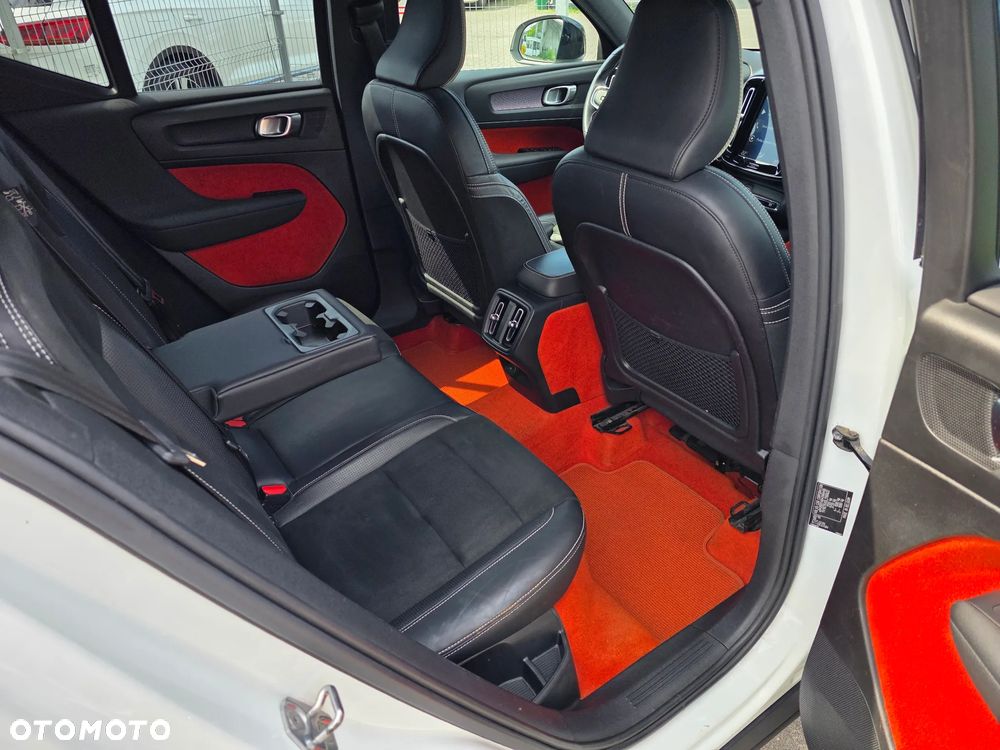 Volvo XC 40 T3 R-Design - 31