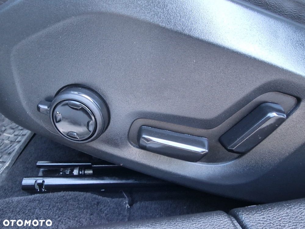 Volvo V60 B4 D Plus Dark - 26
