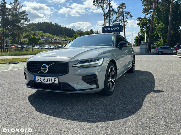Volvo V60 B4 B Plus Dark