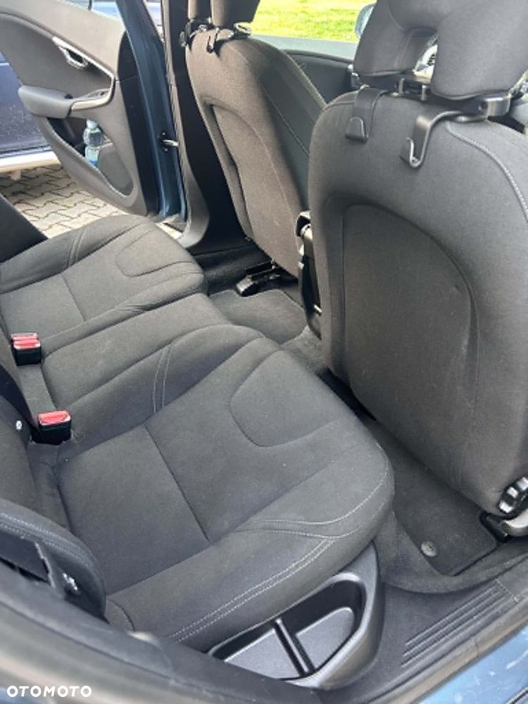 Volvo V40 D2 Kinetic - 9