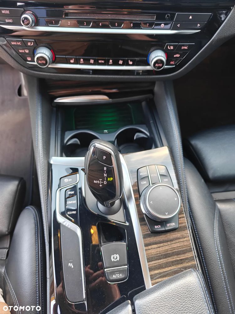 BMW Seria 5 530i M Sport sport - 25