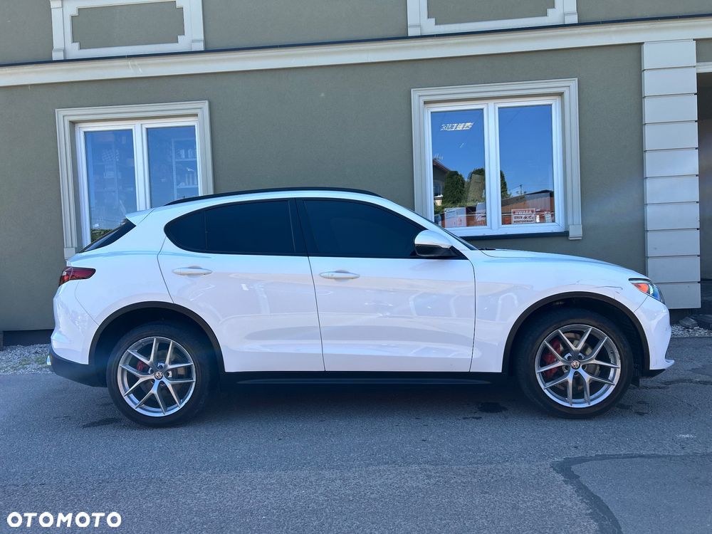 Alfa Romeo Stelvio 2.0 Turbo 16V AT8-Q4 Veloce Ti - 8