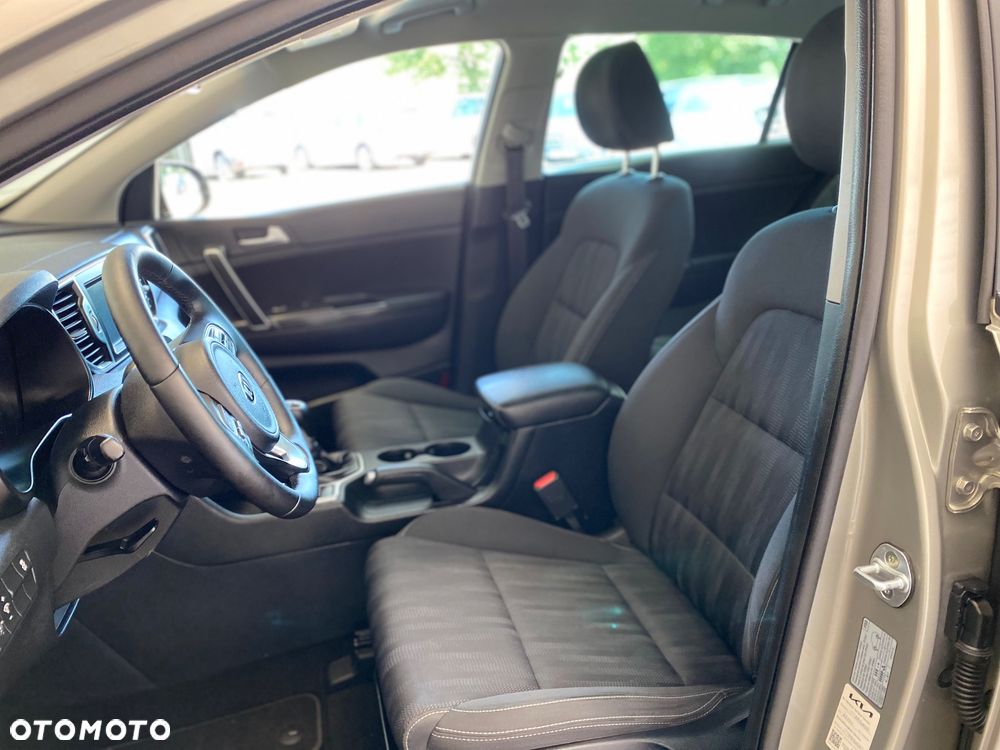 Kia Sportage 1.6 GDI 2WD DREAM-TEAM EDITION - 9