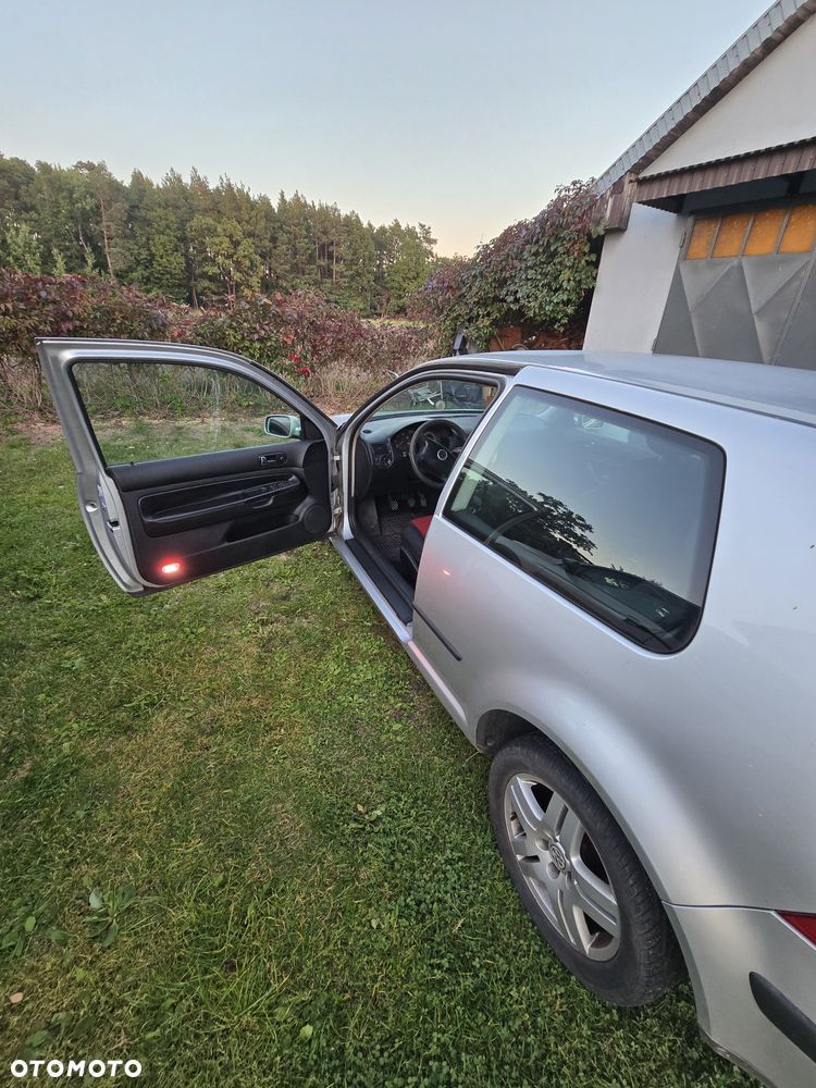 Volkswagen Golf - 2