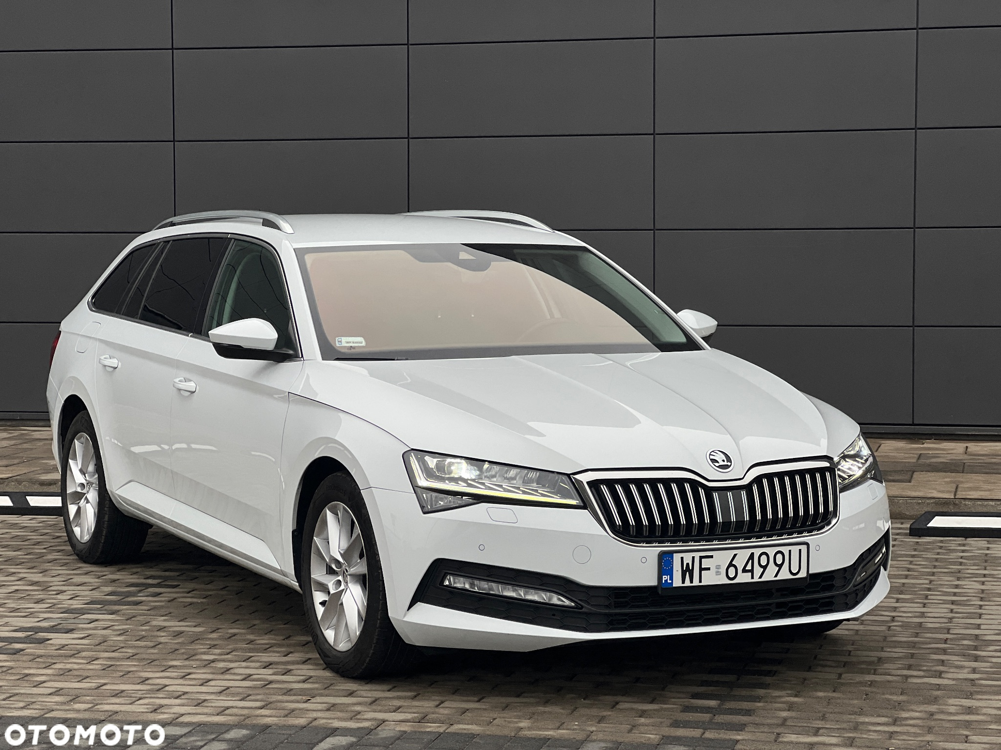 Skoda Superb 2.0 TDI Ambition DSG - 2