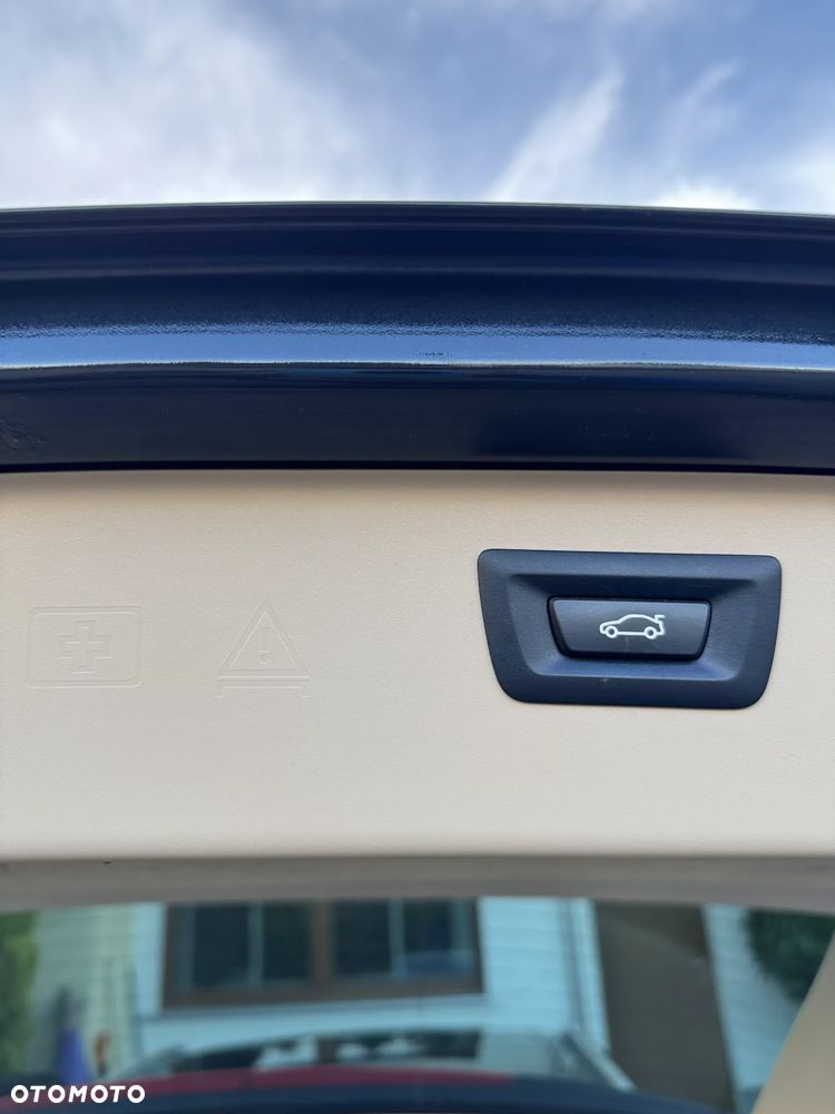 BMW Seria 5 525d Luxury Line - 27