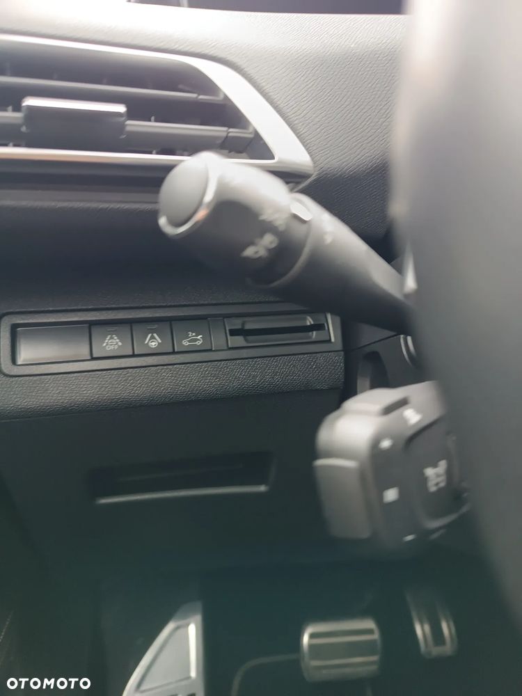 Peugeot 5008 Hybrid 136 e-DSC GT - 33