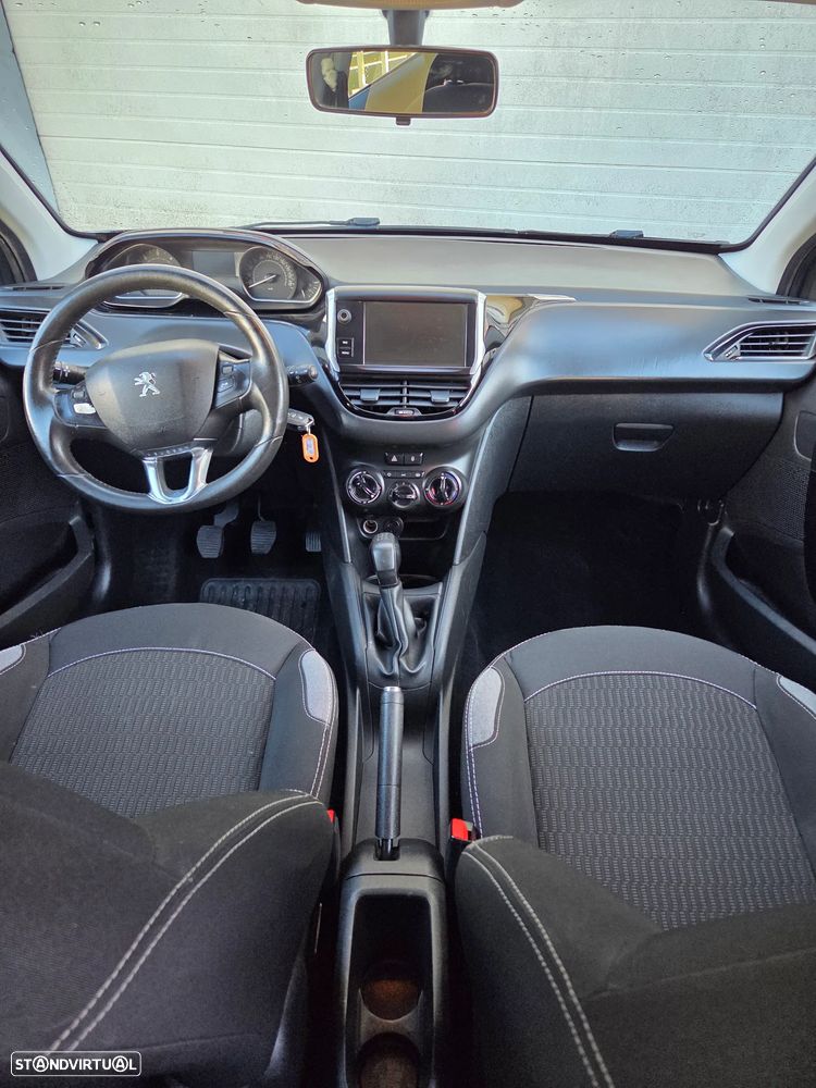 Peugeot 208 - 9