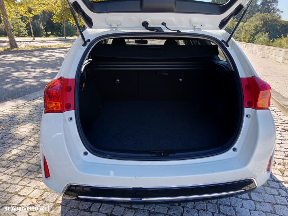 Toyota Auris 1.4 D-4D Comfort+Pack Sport - 5