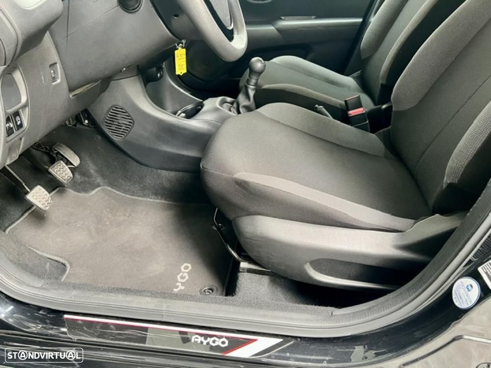 Toyota Aygo x-business - 21