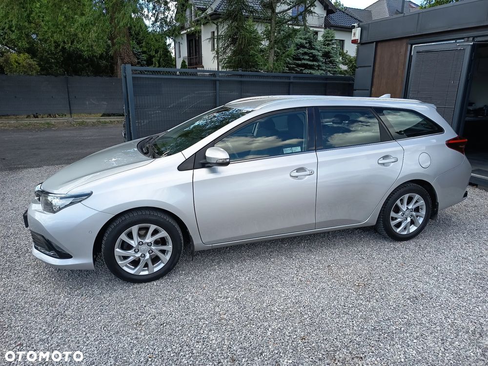 Toyota Auris 1.6 Dynamic - 6