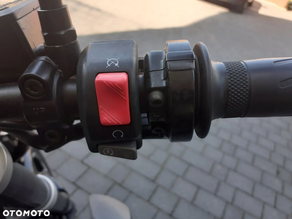 Yamaha FZ - 34