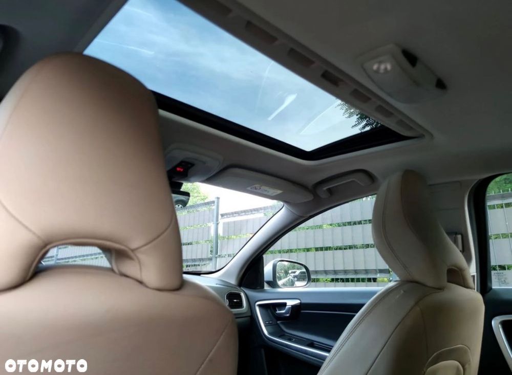 Volvo V60 D4 Momentum - 18
