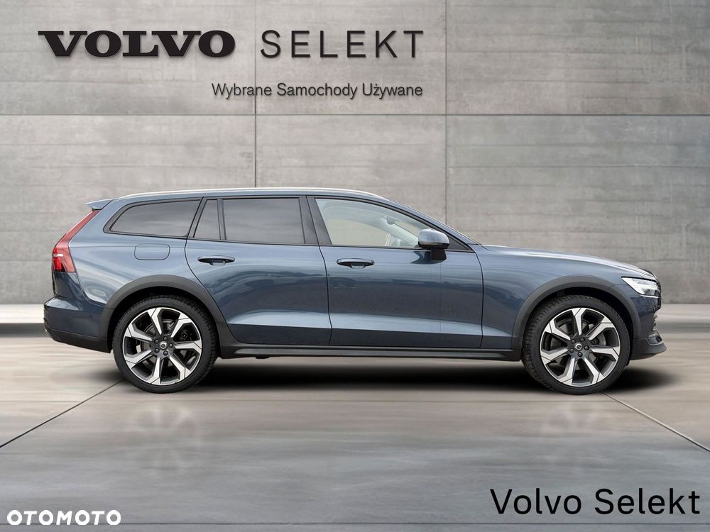 Volvo V60 Cross Country - 10