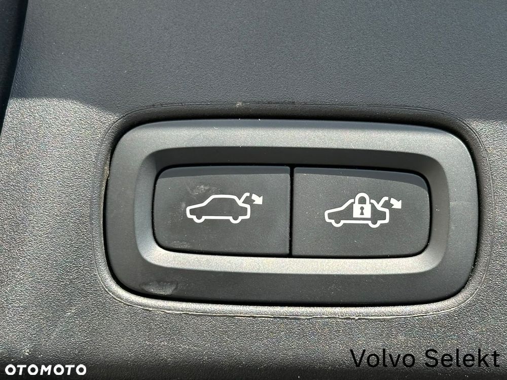 Volvo V90 Cross Country - 24
