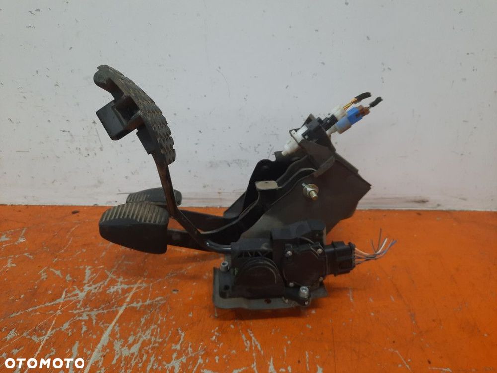 FIAT ALBEA 1.4MT 77KM 04-12 PEDAŁY 0281002379 - 5