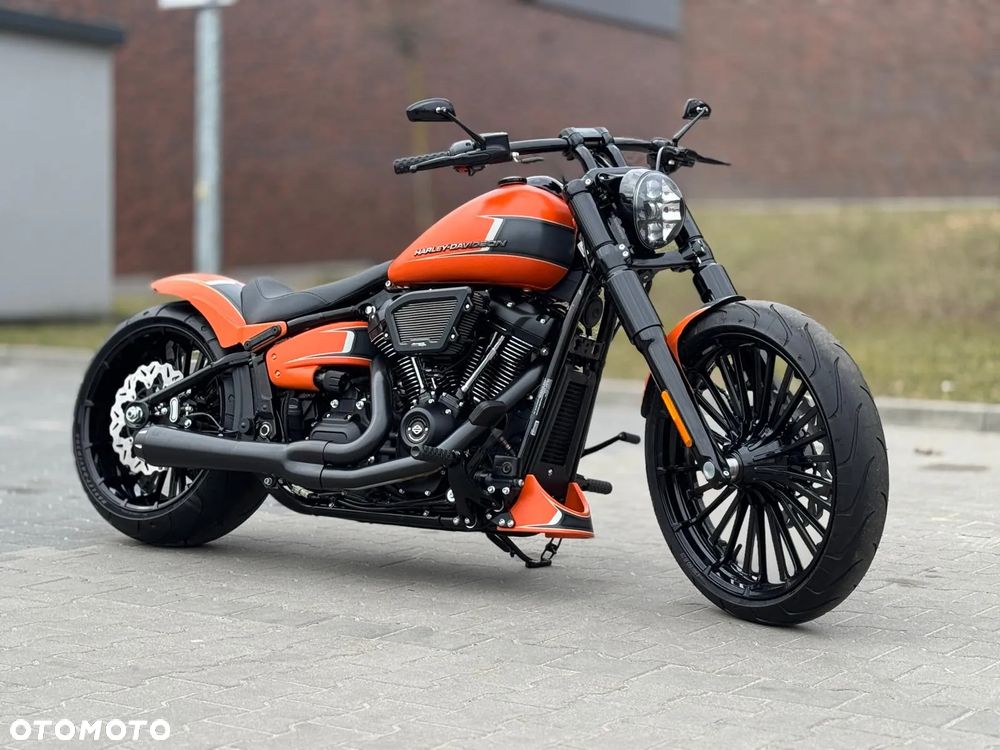 Harley-Davidson Softail Breakout - 7