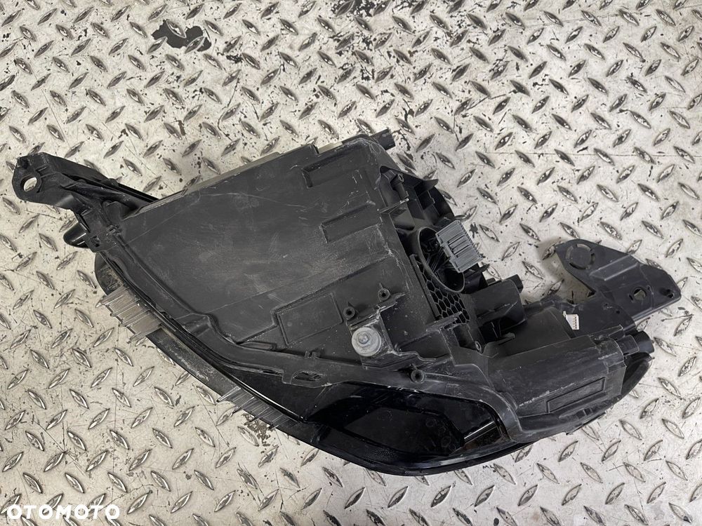 PEUGEOT 208  2 II 2008 II 19- LAMPA PRAWA PRZEDNIA PRZÓD EUROPA  9841641980 - 14