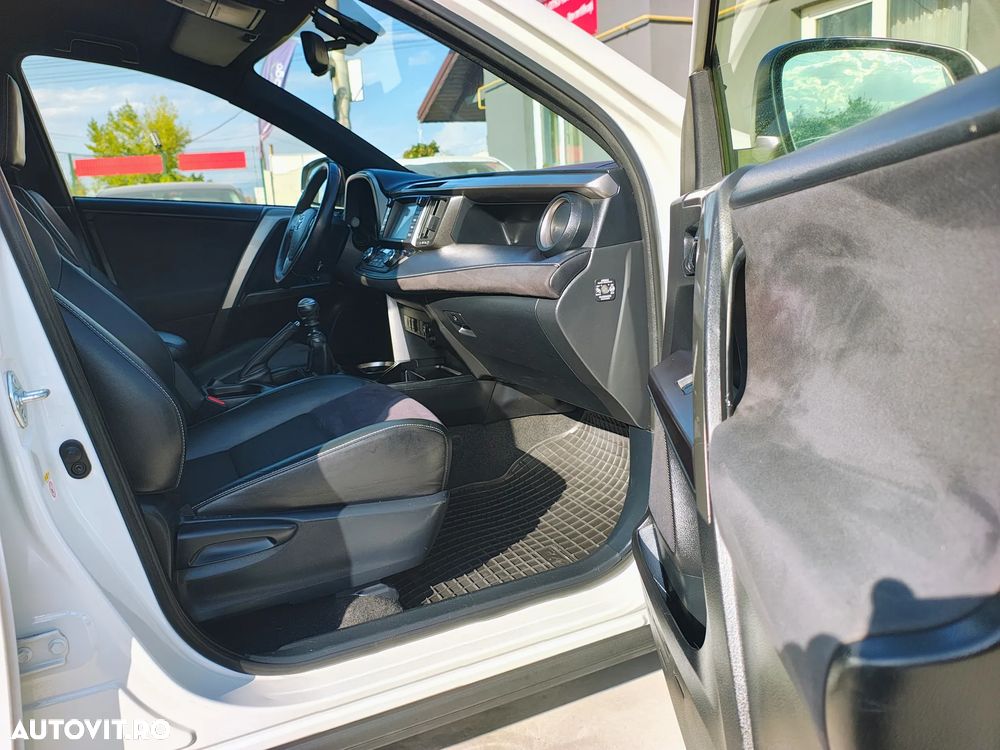 Toyota RAV4 2.0 D-4D 4x2 Start-Stop Executive - 14
