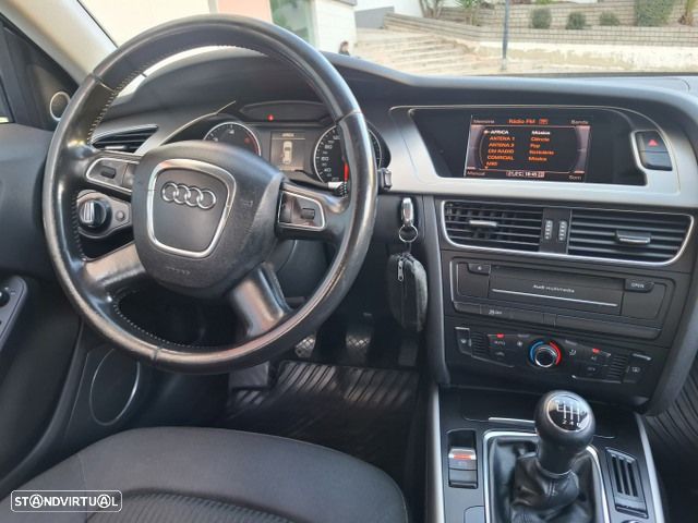 Audi A4 Avant 2.0 TDI Advance - 12