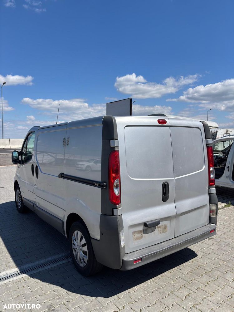 Dezmembram Renault Trafic 2.0 diesel din 2012 - 4