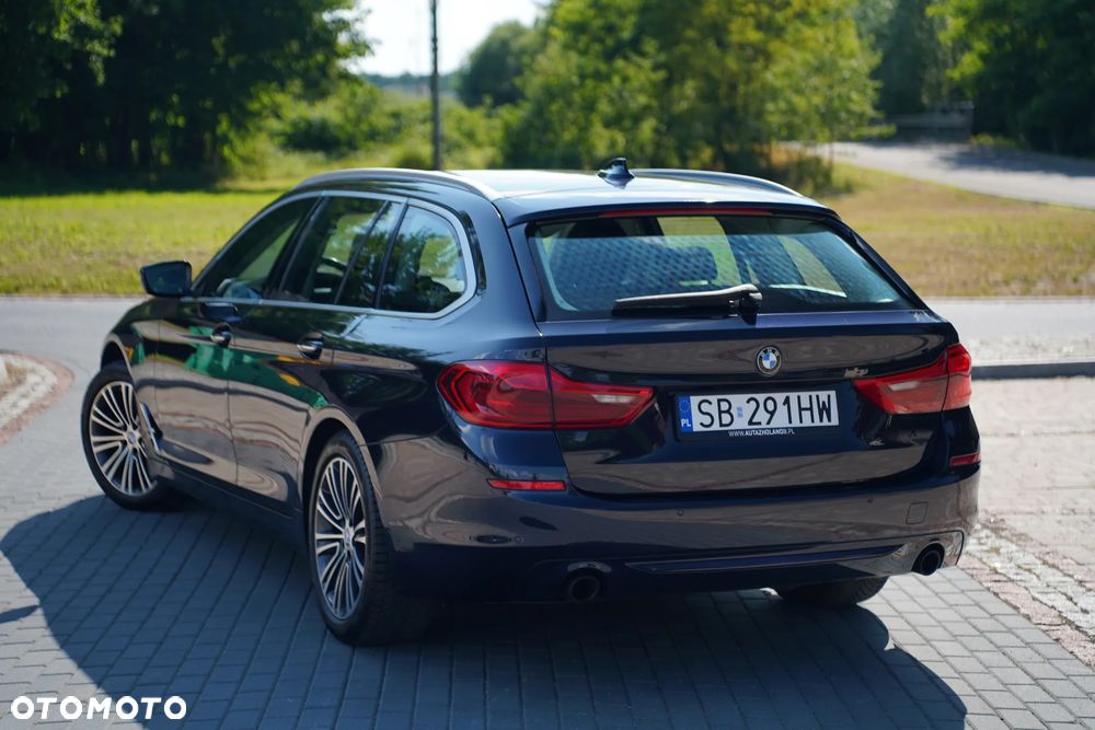 BMW Seria 5 520d Sport Line - 9
