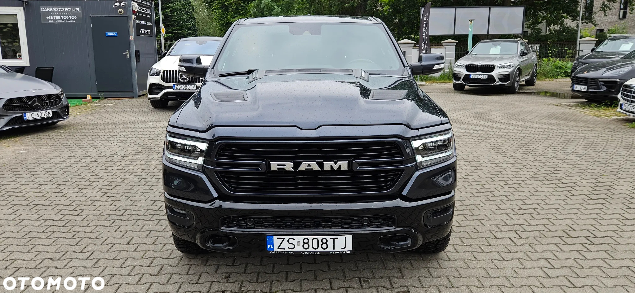 RAM 1500 Crew Cab Laramie - 2