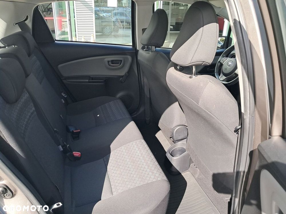 Toyota Yaris 1.0 Active EU6 - 10