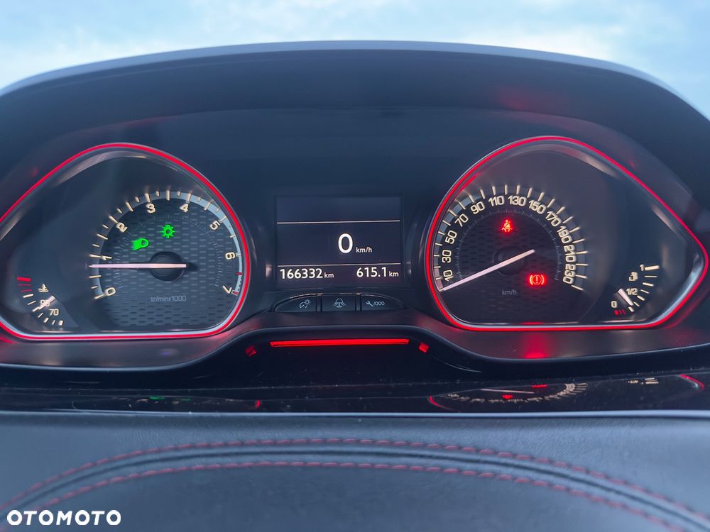 Peugeot 208 GTI 200 THP - 14