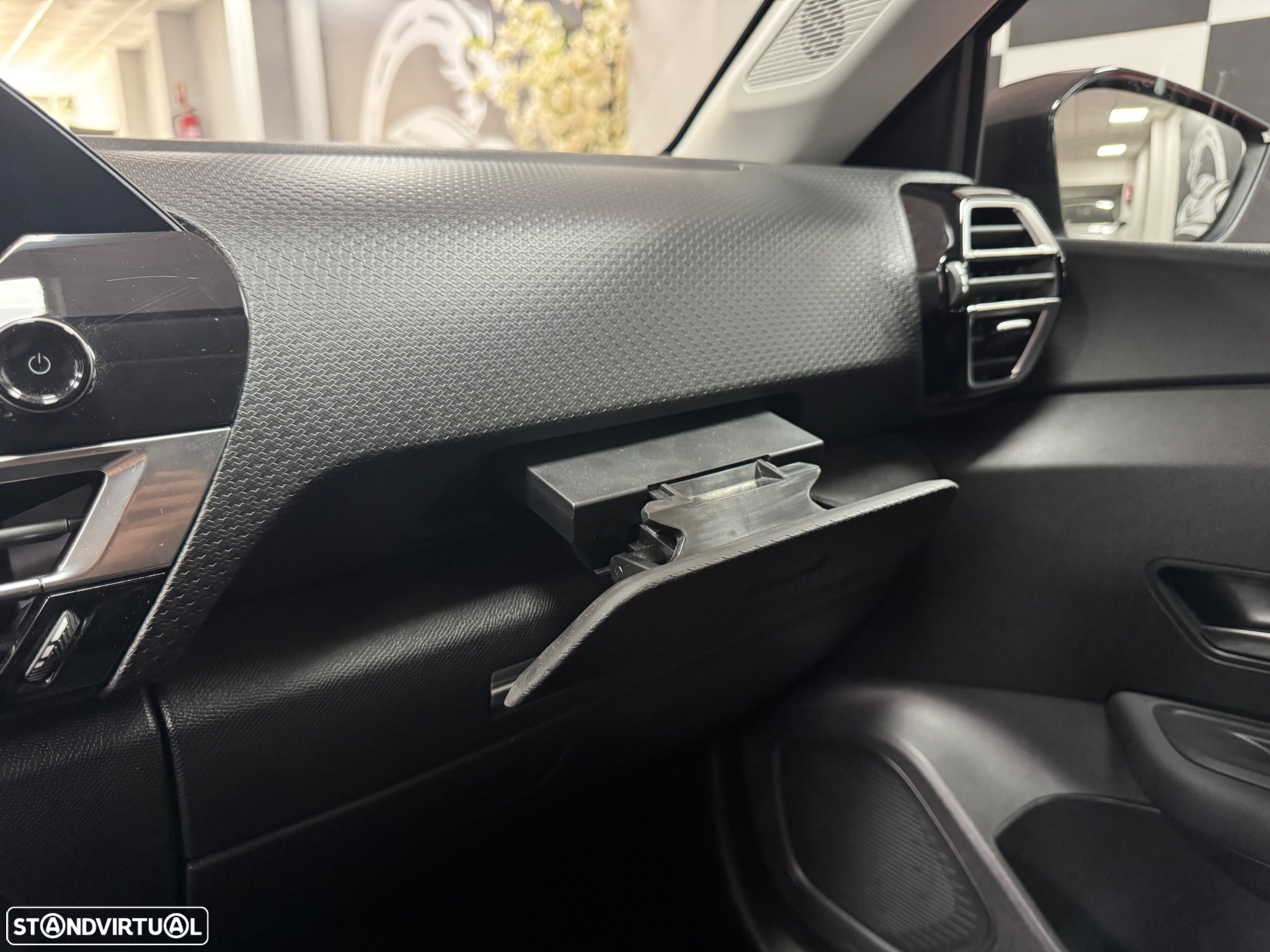 Citroën C4 PureTech 155 Stop&Start EAT8 SHINE - 44