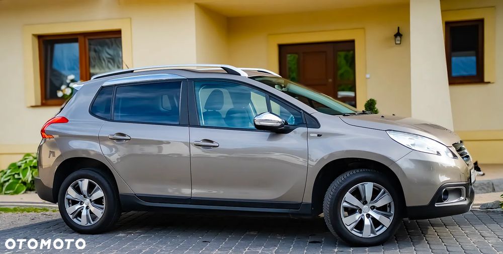 Peugeot 2008 BlueHDi 100 STOP & START Style - 7
