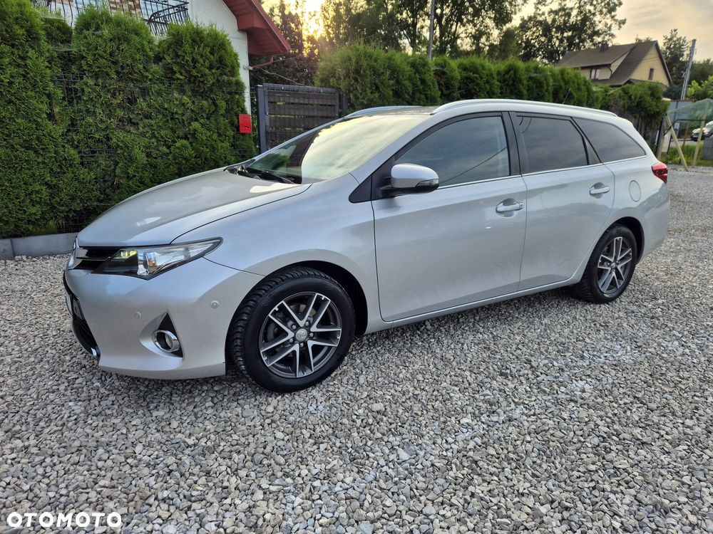 Toyota Auris 1.6 Valvematic Executive - 5